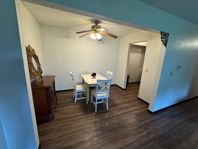 Photo - 5007 Hill Ave
