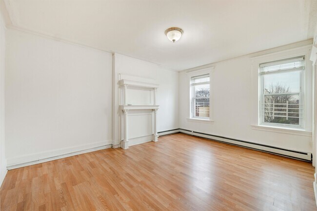 Photo - 572 West Side Ave Unit 2