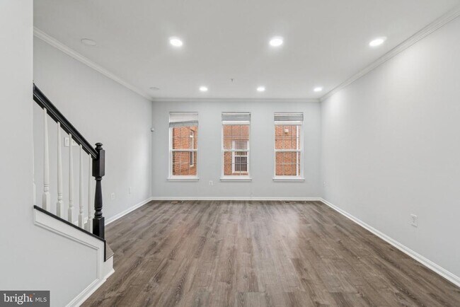 Photo - 5611 Hartfield Ave