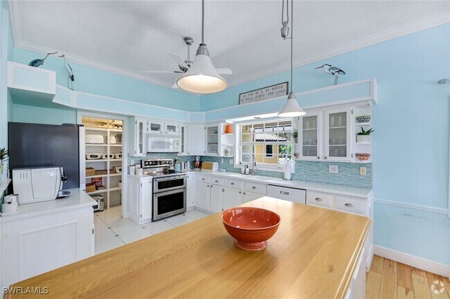 Building Photo - 203 San Mateo Dr Rental
