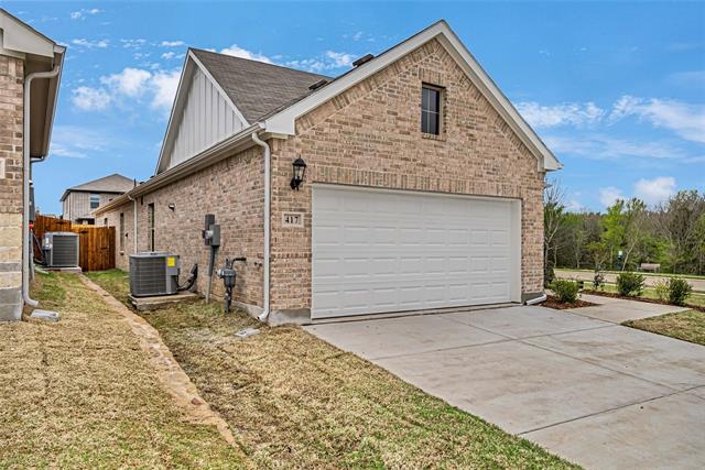 Photo - 417 Martell Rd