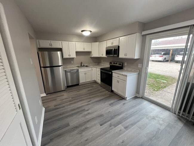 Photo - 1882 NW Washington Blvd