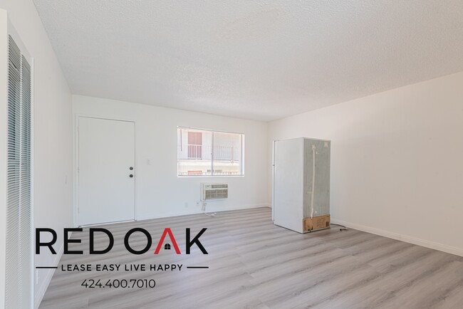 Photo - ~1 Month FREE + LOW DEPOSIT~ Charming, Sun... Unidad 10