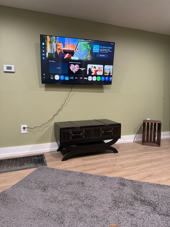 Photo - 305 W Main St