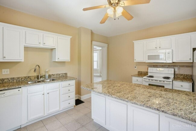 Photo - 2429 Robertson Ave Unit 2