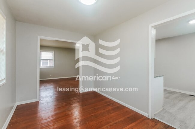 Photo - 3950 N Irvington Ave