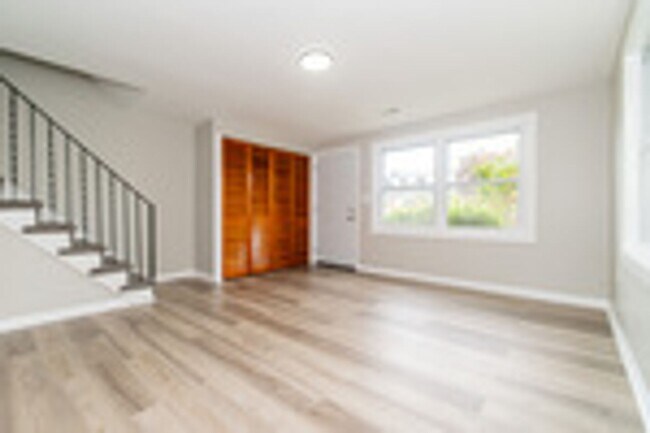 Photo - Three Bedroom house in Parkville