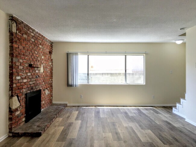 Photo - 4441 W 134th St