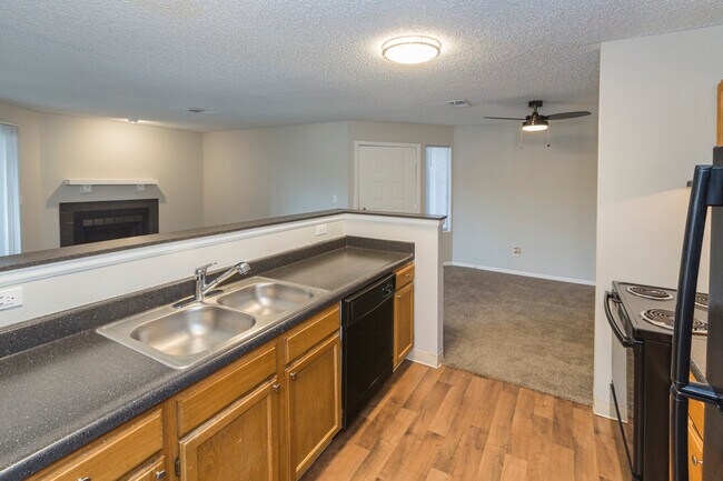 Cheyenne Crest Apartments For Rent in Colorado Springs, CO