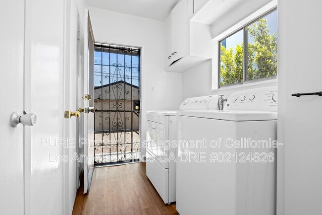 Photo - 1534 S Hayworth Ave