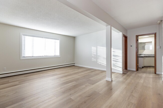 Photo - 2242-2242 Scarth St Unit 14