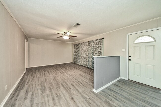 Building Photo - 515 24th Ave N