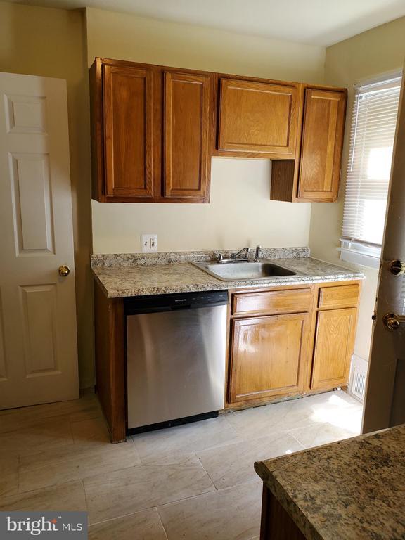 Photo - 4563 Akron St