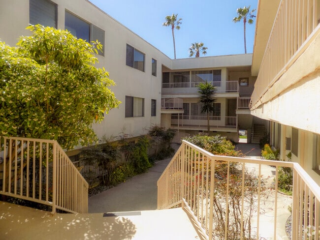 Building Photo - 505 Idaho Ave in Santa Monica - steps to M... Rental