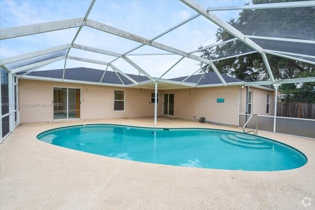 Building Photo - 3749 SW Kasin St Rental