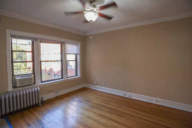 5410 S Harper Ave Unit 211