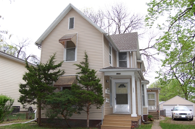 Primary Photo - 1333 22nd St Apartments