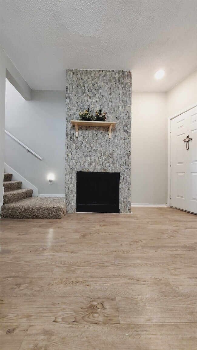 Photo - 3768 Tanglewilde St Unit J5