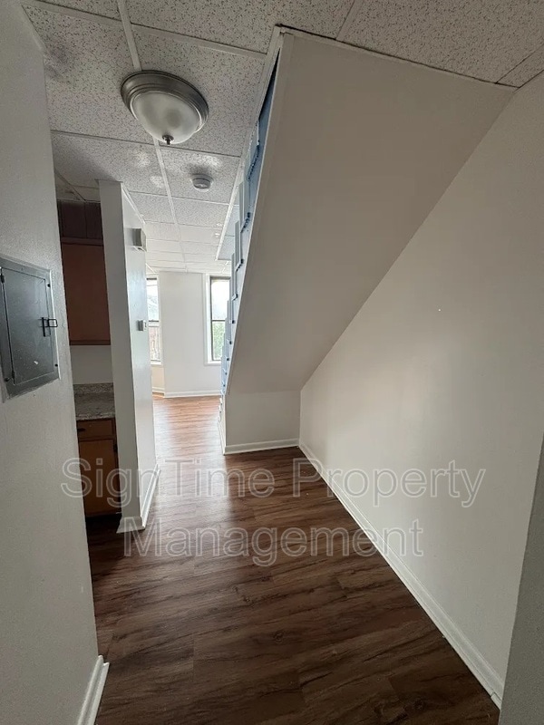 Photo - 112 W Franklin St Unit 4
