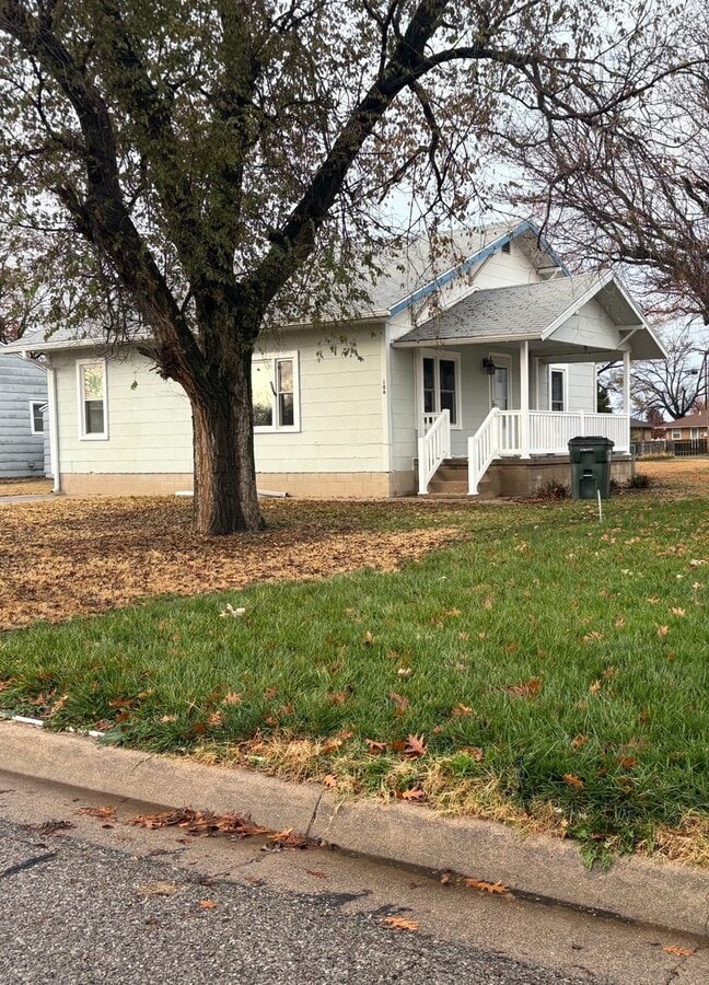 Recently remodeled 2 bedroom, 1 bathroom home - Recently remodeled 2 bedroom, 1 bathroom home