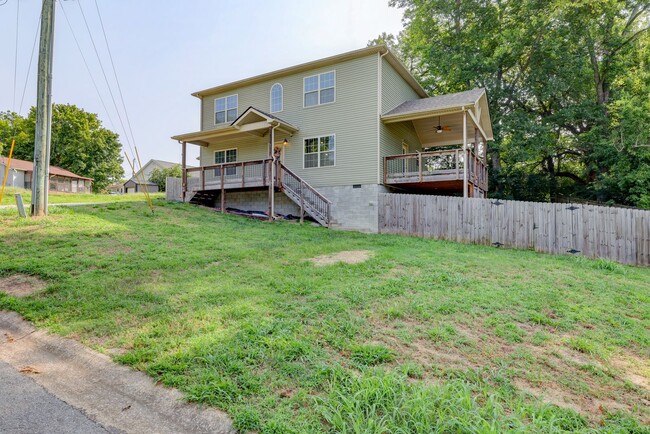 Photo - 163 Plum St