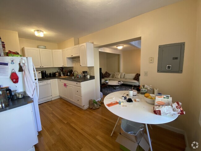 Building Photo - 295 Beacon St Rental