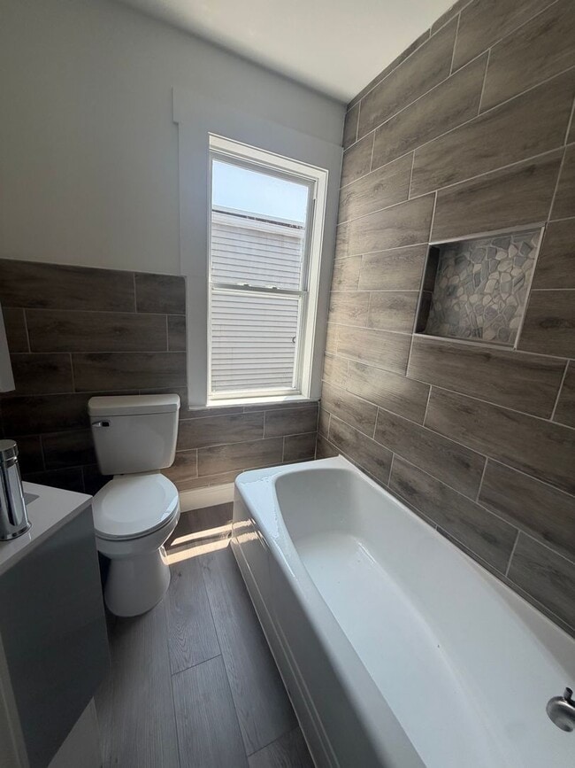 Photo - Fully Remodeled 4/5 Bedroom, 2 Bath Home Townhome in desirable West End Lancaster