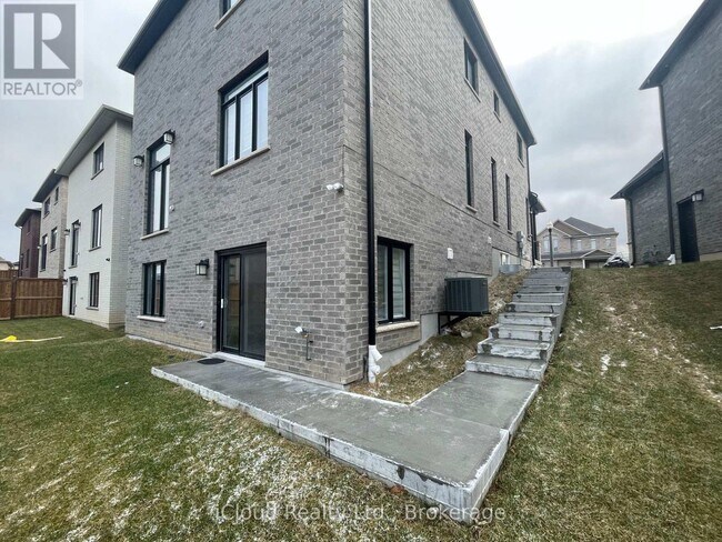 Photo - 27 Hollybrook Trail