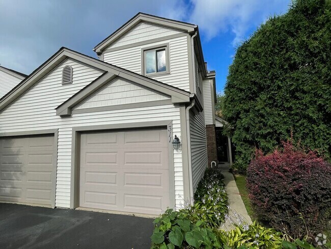 Building Photo - 311 E Forest Knoll Dr Rental