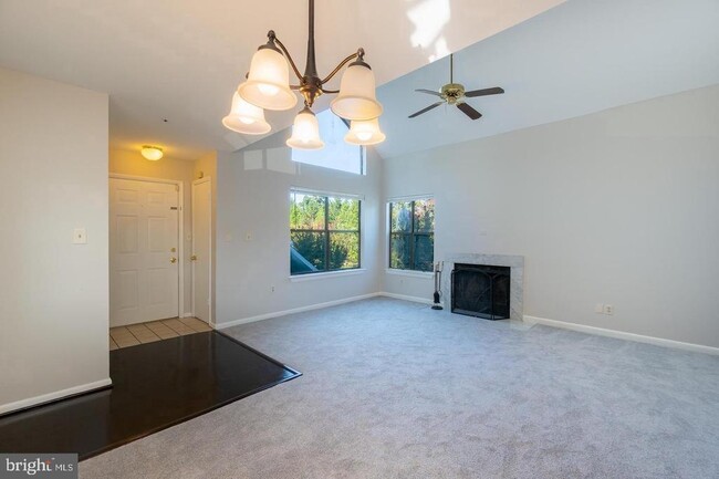 13408 Shady Knoll Dr Unit 207