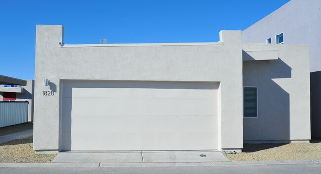 Photo - Modern Luxury in Central Tucson!