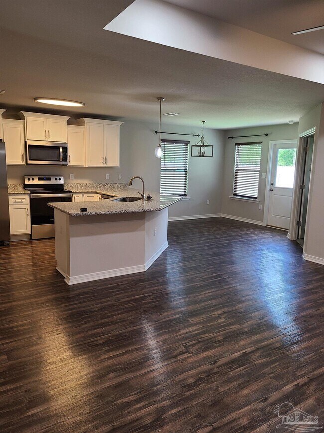 Photo - 715 W Ensley St