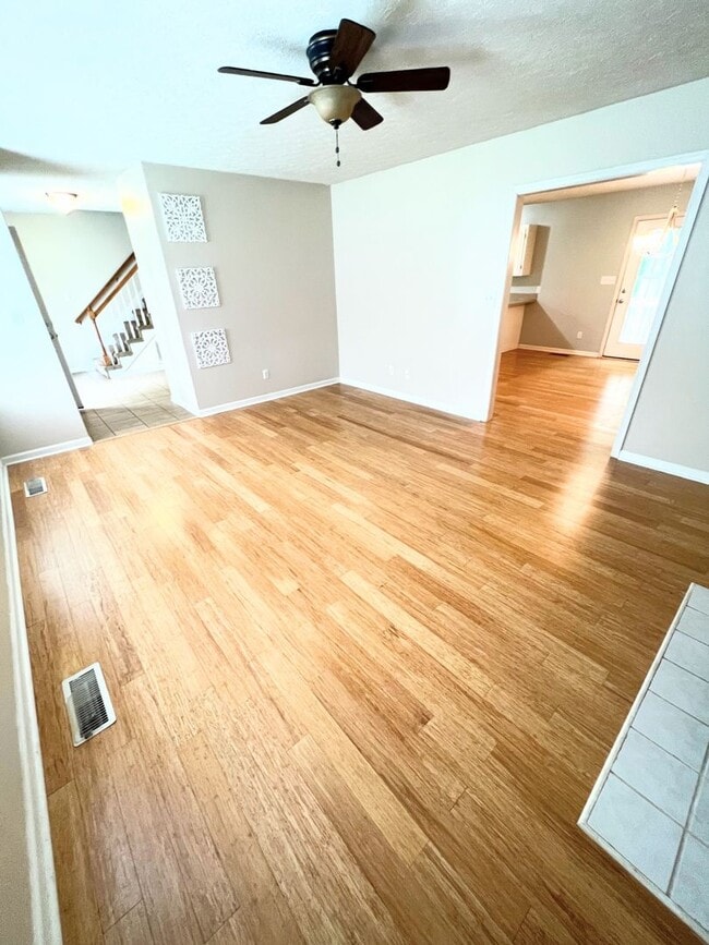 Photo - 108 Fieldstone Ct