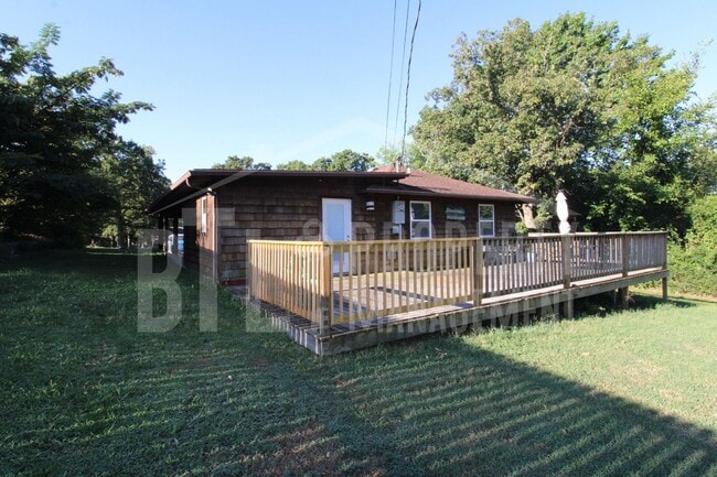 Photo - 231 Othello Ln