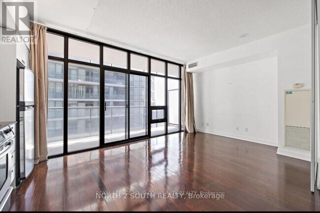 Photo - 33 Charles St E Unité 3309