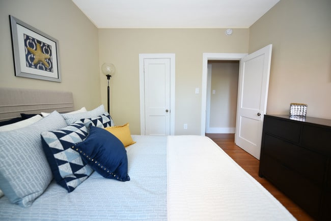 The Diplomat Louisville - Douglass Manor