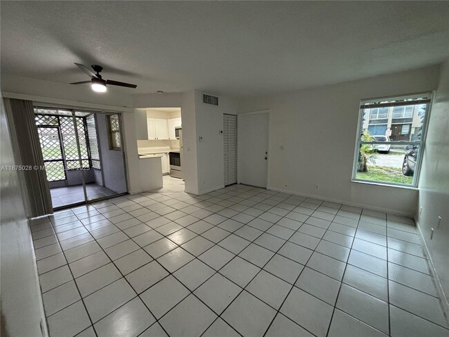 Building Photo - 3203 NW 5th Terrace Unit 3 Rental
