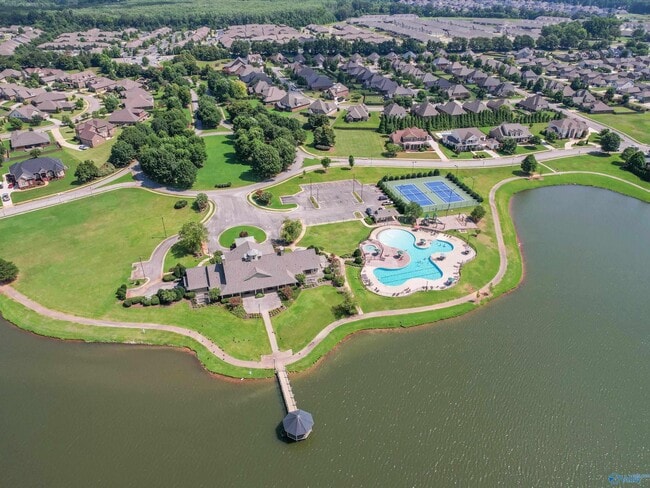 Photo - 6 Whispering Oak Dr SW