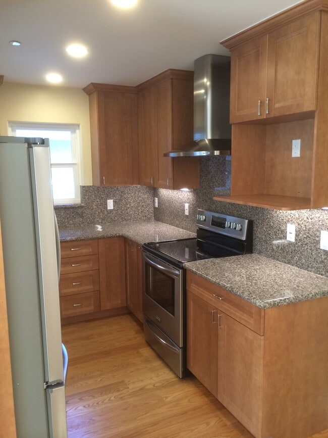 Photo - 2 Bed 2 Bath House Downtown Palo Alto in Crescent Park.