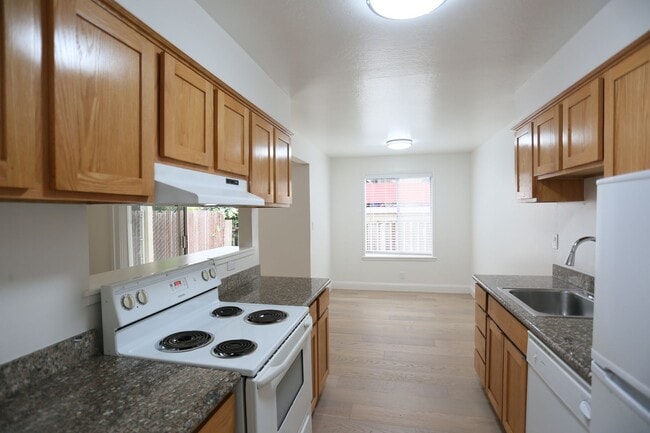 Photo - OPEN HOUSE: Sunday (11/9) 1:45pm-2:15pm Co...