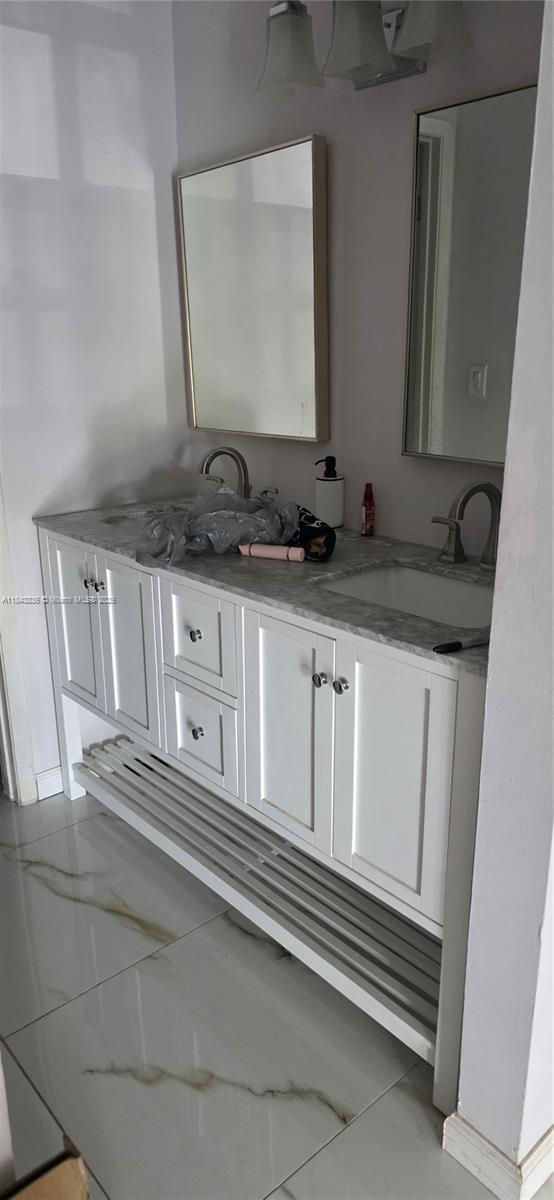 Building Photo - 900 NE 209th Terrace Unit 203-31 Rental