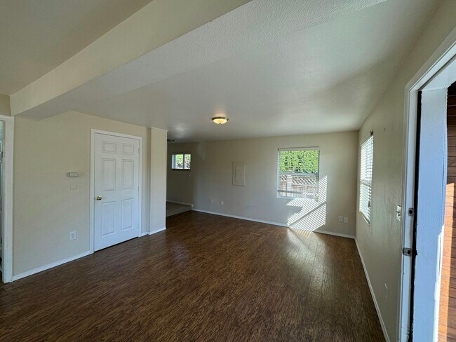 Photo - 2804 McLeod Rd