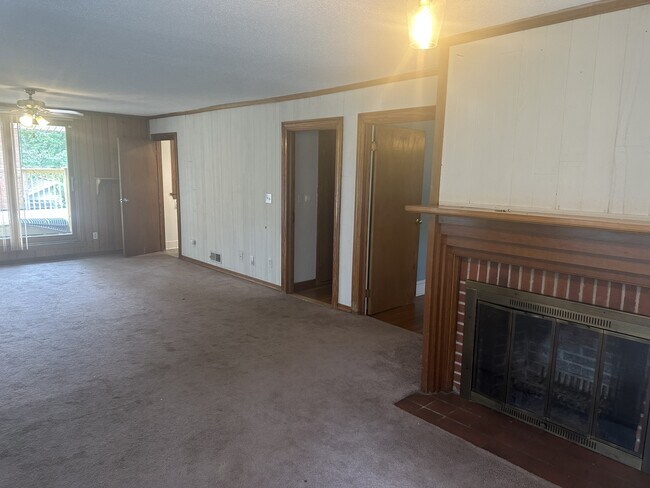 114 Brookside Rd Unit 1