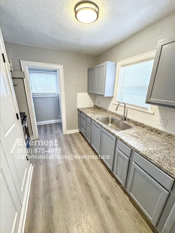 Photo - 5340 Olive St