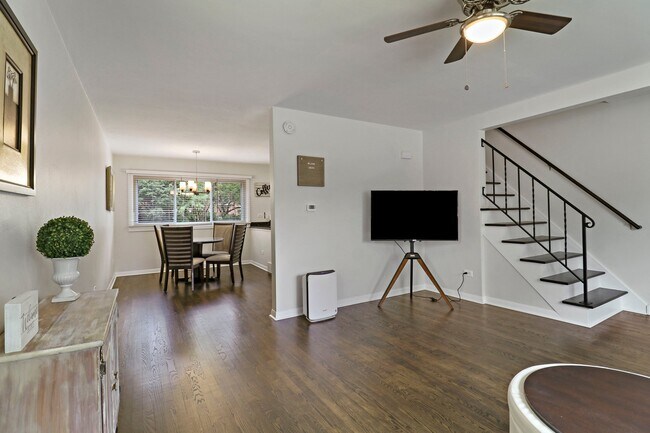 2313 Western Ave Unit 2315