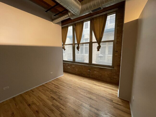 2nd Bedroom - 1500 W Monroe St Unit 413