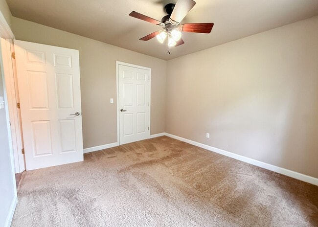Photo - Commutable 2/1 Apartment • Water Included • Batesville Unit Apt F