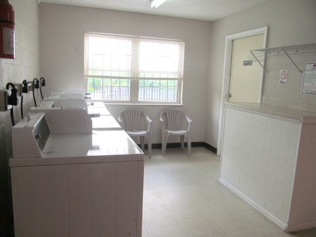 Spacious Clothes Care Center - The Shiloh Ridge Apartments