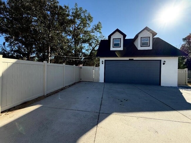 Photo - 1183 Chestnut St