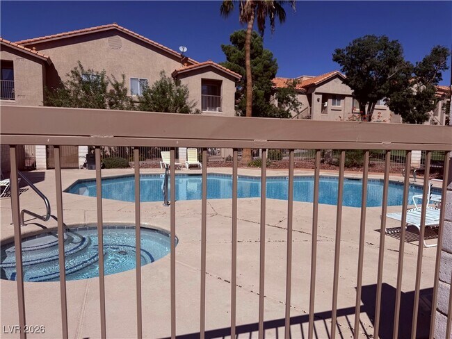 Photo - 2110 Los Feliz St Unidad 2055